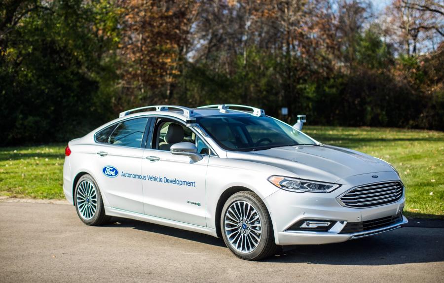  Ford Fusion Hybrid Autonomous Vehicle 2017 года  (фото 5 из 8)